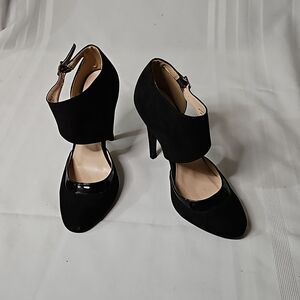 Shoe Dazzle Miciala Black heels size 7